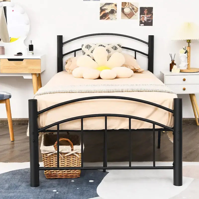 Struttura letto a piattaforma in metallo nero con testiera | Singolo/Matrimoniale | 1–2 persone