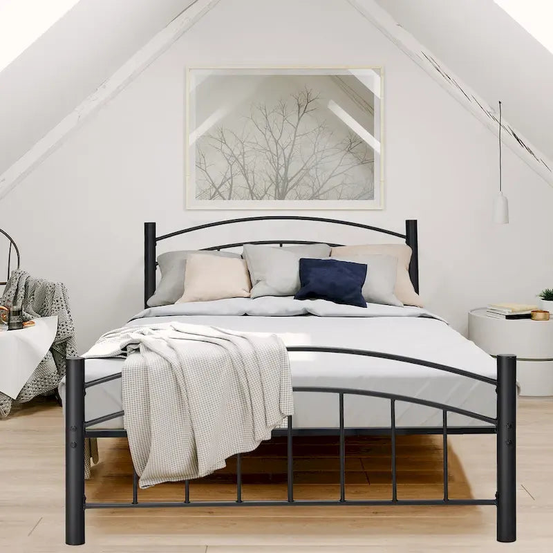 Struttura letto a piattaforma in metallo nero con testiera | Singolo/Matrimoniale | 1–2 persone
