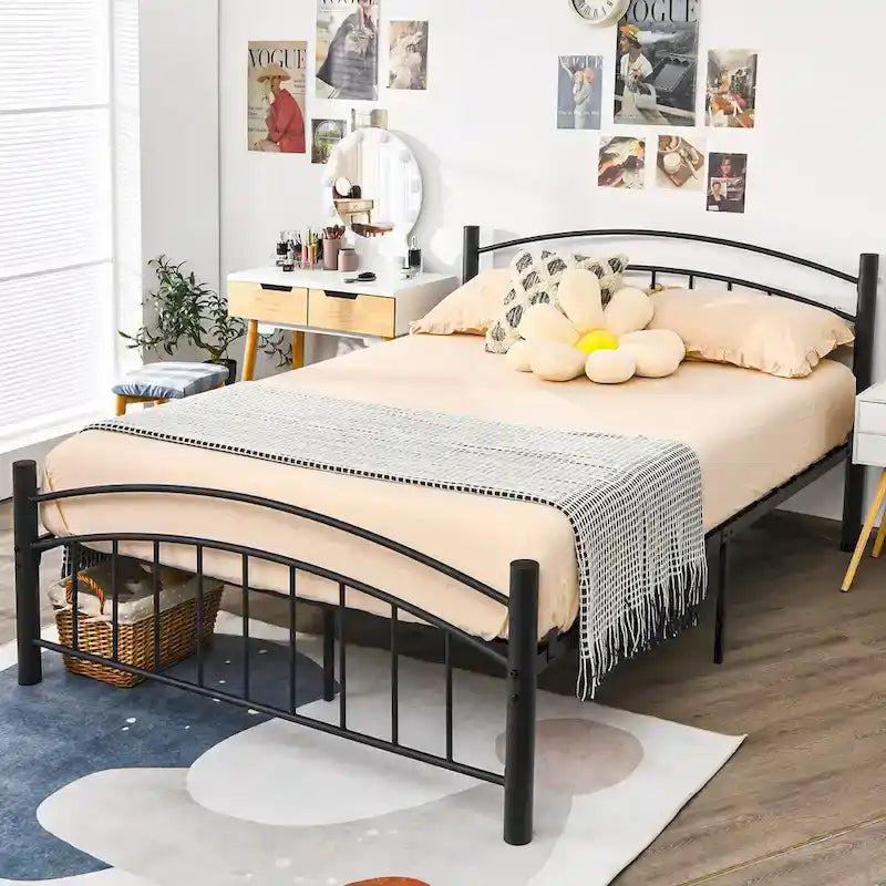 Struttura letto a piattaforma in metallo nero con testiera | Singolo/Matrimoniale | 1–2 persone