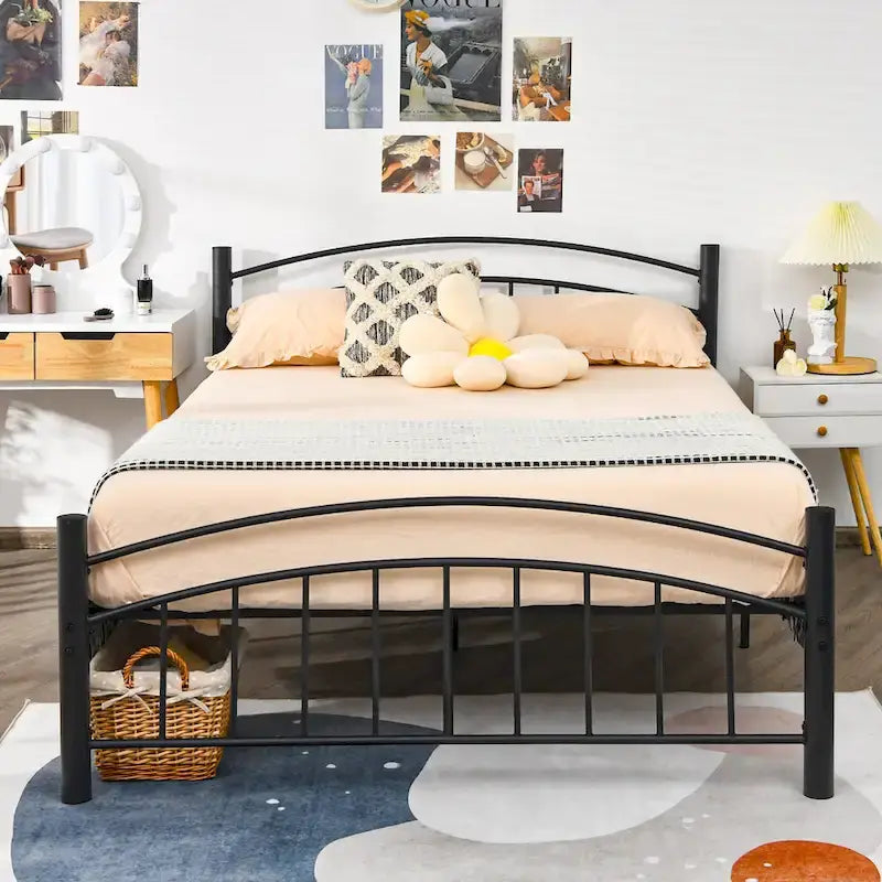 Struttura letto a piattaforma in metallo nero con testiera | Singolo/Matrimoniale | 1–2 persone