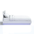 Letto Moderno Bianco con Piattaforma e Illuminazione LED | King / California King / Queen | Per 2 Persone
