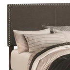 Letto a piattaforma in tessuto grigio antracite con borchie – Queen, ospita 1–2 persone