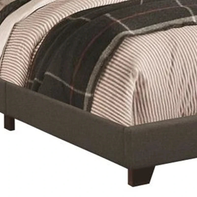 Letto a piattaforma in tessuto grigio antracite con borchie – Queen, ospita 1–2 persone