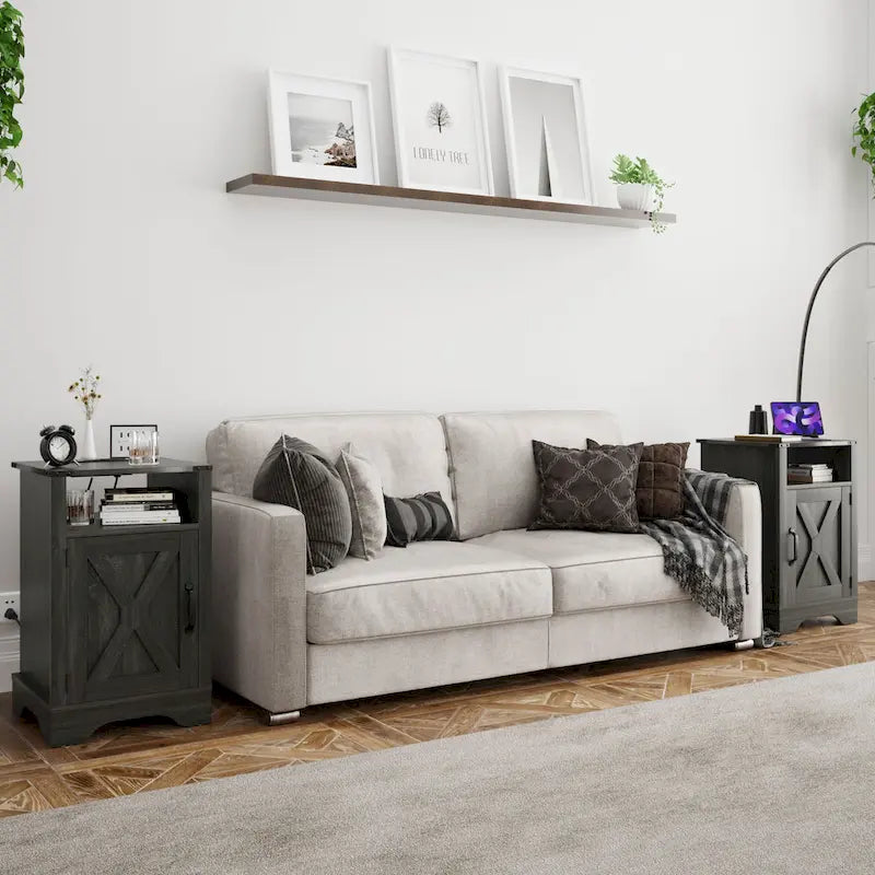 Comodino Barn Door con Stazione di Ricarica, Set da 2 – Bianco/Espresso, Mandorla, Grigio Carbone, Bianco, Nero