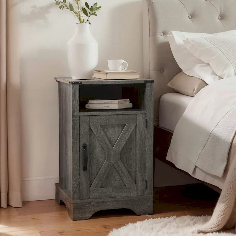 Comodino Barn Door con Stazione di Ricarica, Set da 2 – Bianco/Espresso, Mandorla, Grigio Carbone, Bianco, Nero
