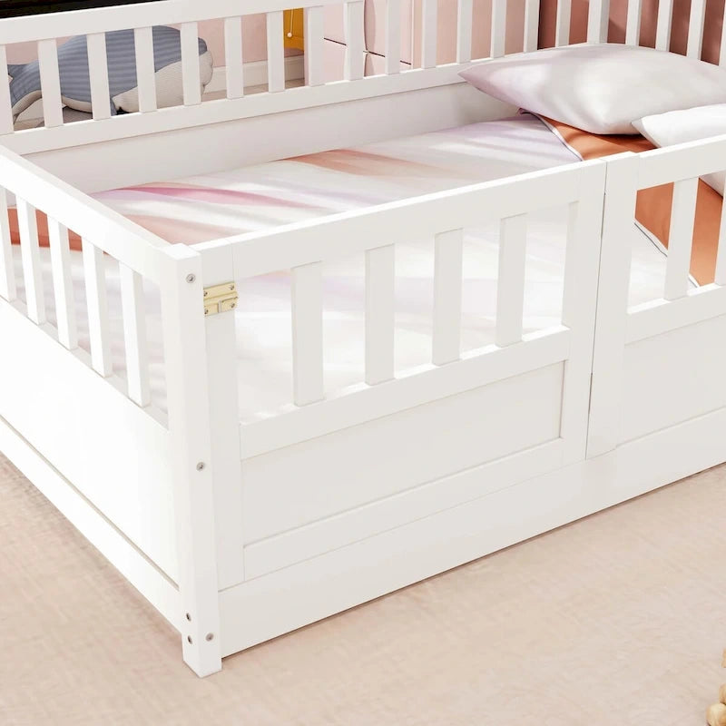 Letto a pavimento in pino bianco/grigio con spondina – Matrimoniale/Singolo, 1 bambino