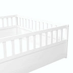 Letto a pavimento in pino bianco/grigio con spondina – Matrimoniale/Singolo, 1 bambino