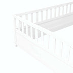 Letto a pavimento in pino bianco/grigio con spondina – Matrimoniale/Singolo, 1 bambino