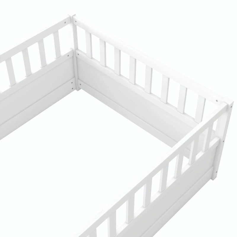 Letto a pavimento in pino bianco/grigio con spondina – Matrimoniale/Singolo, 1 bambino