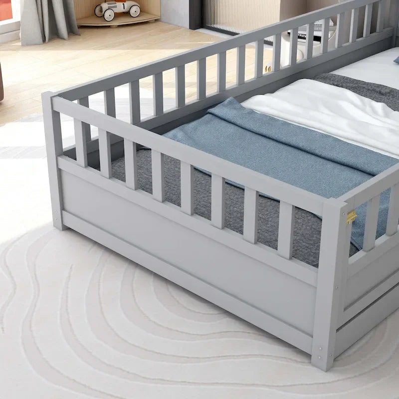 Letto a pavimento in pino bianco/grigio con spondina – Matrimoniale/Singolo, 1 bambino